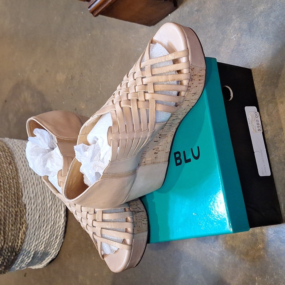 Chocolat Blu web camel leather wedges
